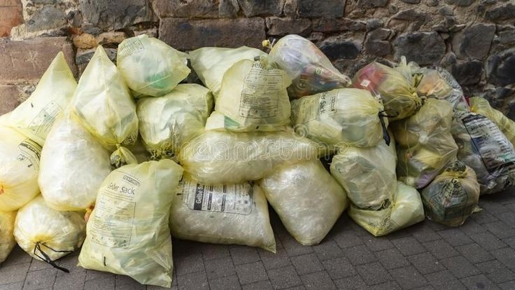 kursi lipat plastik bekas