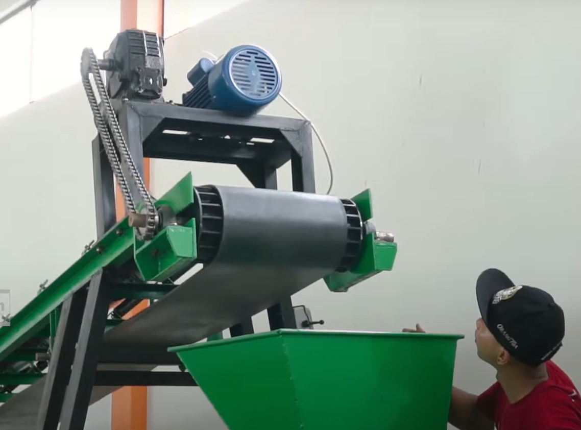 fungsi mesin conveyor belt industri